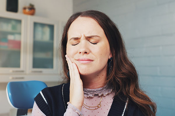 Can An Emergency Root Canal Save Your Tooth?